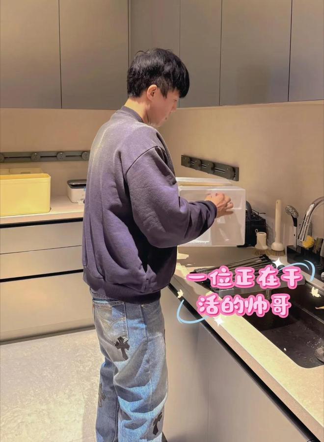 晒新房装修豪华有格调女儿房间粉嫩OG真人平台杜淳一家搬新家老婆(图7)